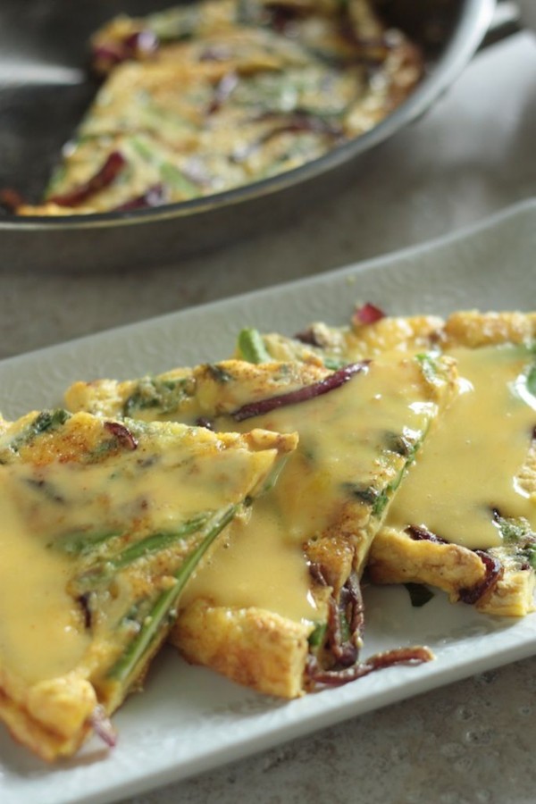 12 Festive Easter Recipes: Asparagus and Balsamic Glazed Onion Fritatta | OnceAMomAlwaysAMom.com